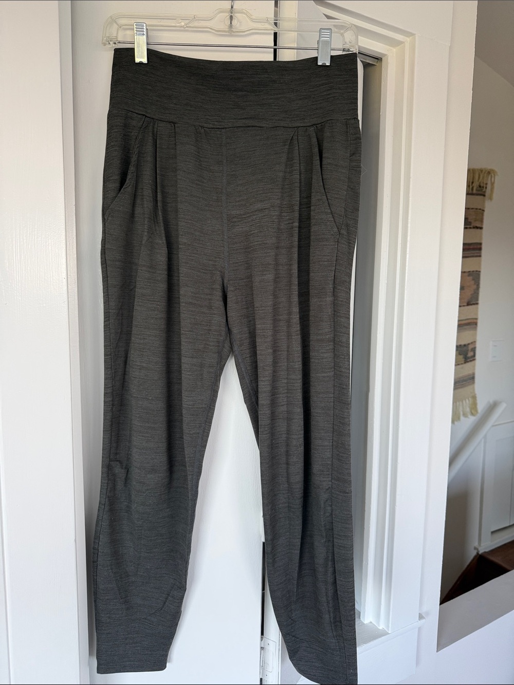 Vuori dark Gray harem style yoga pants with pockets